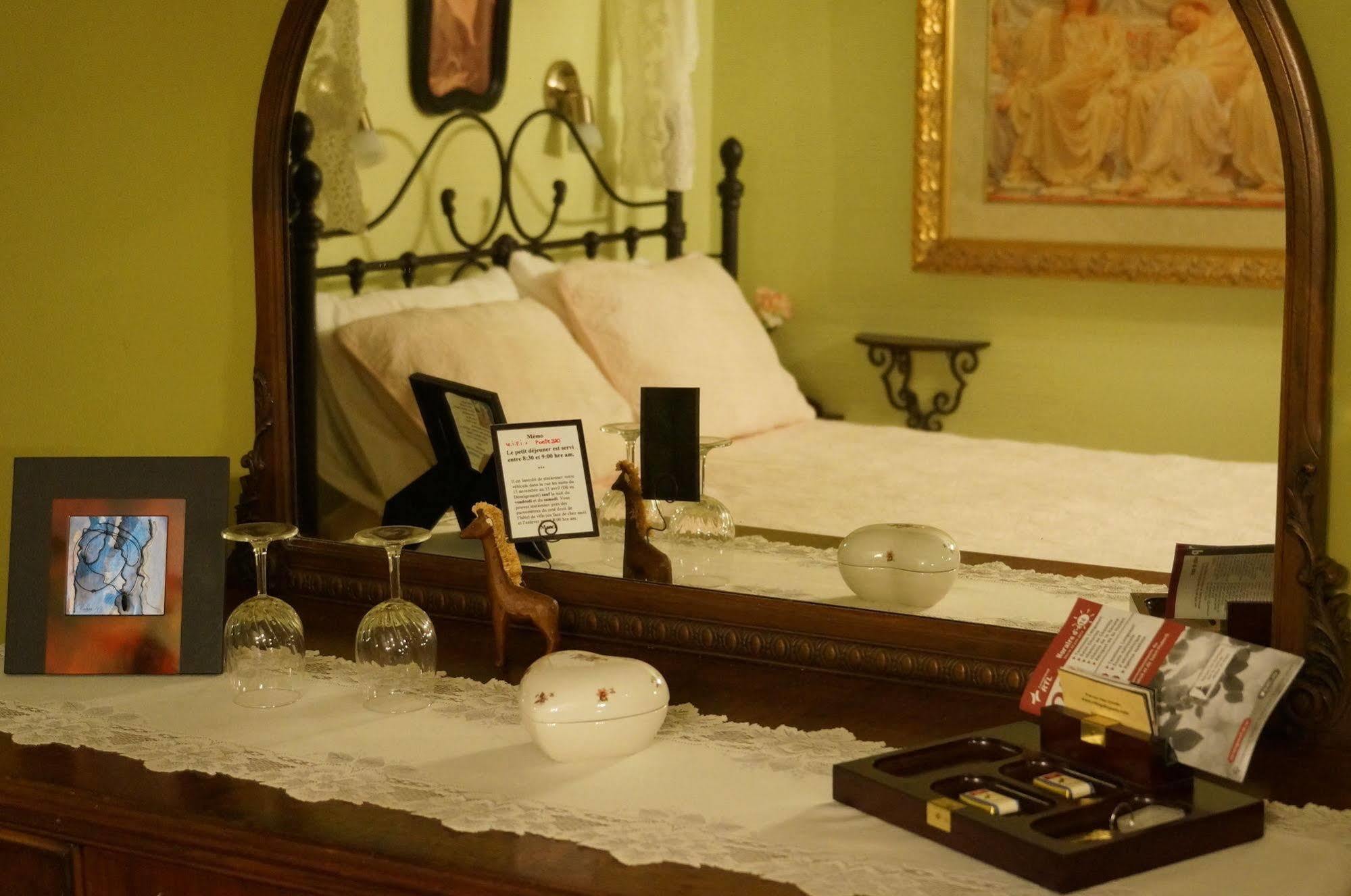 Le Refuge Du Poete Hotel Longueuil Eksteriør billede